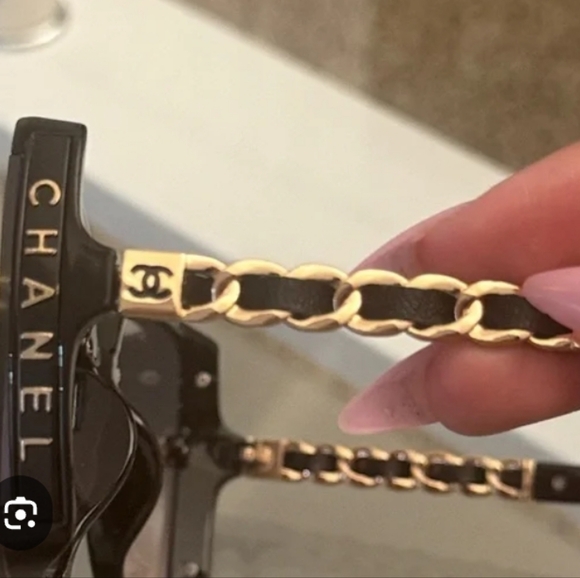 Brand New CHANEL Sunglasses with Black and Gold Chain Detail - Picture 3 of 4
